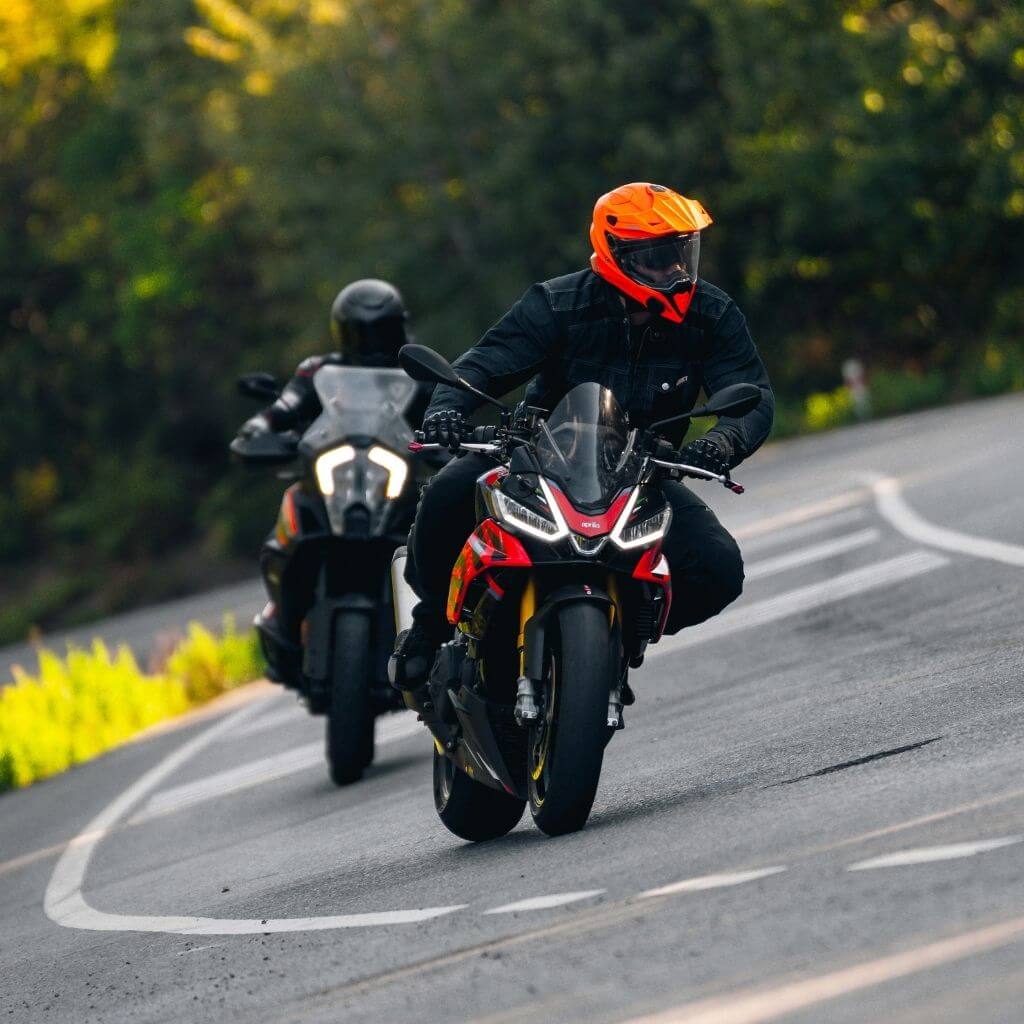 csoportos-motorozas-szabalyainak-elsajatitasa