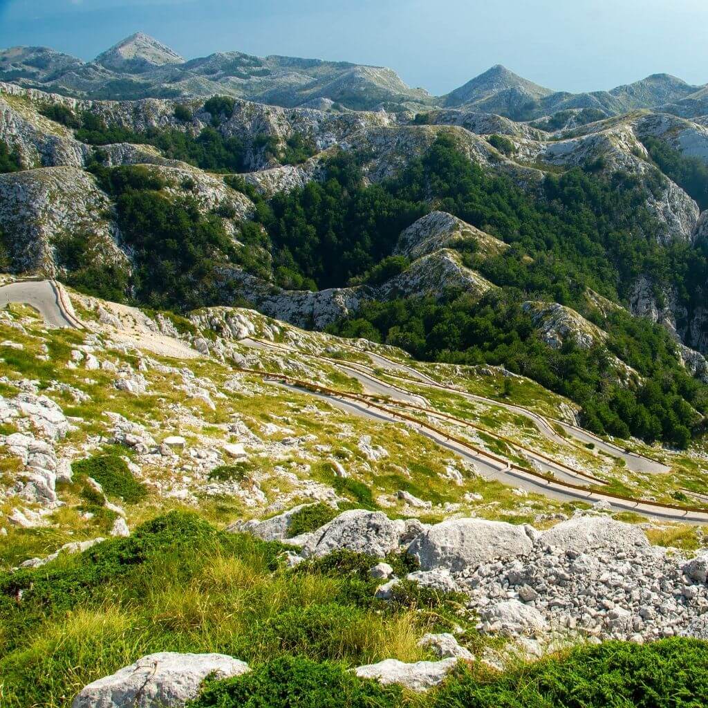 biokovo-hegyi-szerpentin-hajtukanyar-motoros-ut-sveti-jure-horvat-csucs-fele