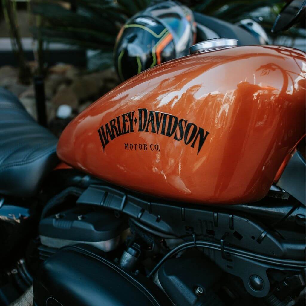 harley-davidson-narancs-fekete-tank