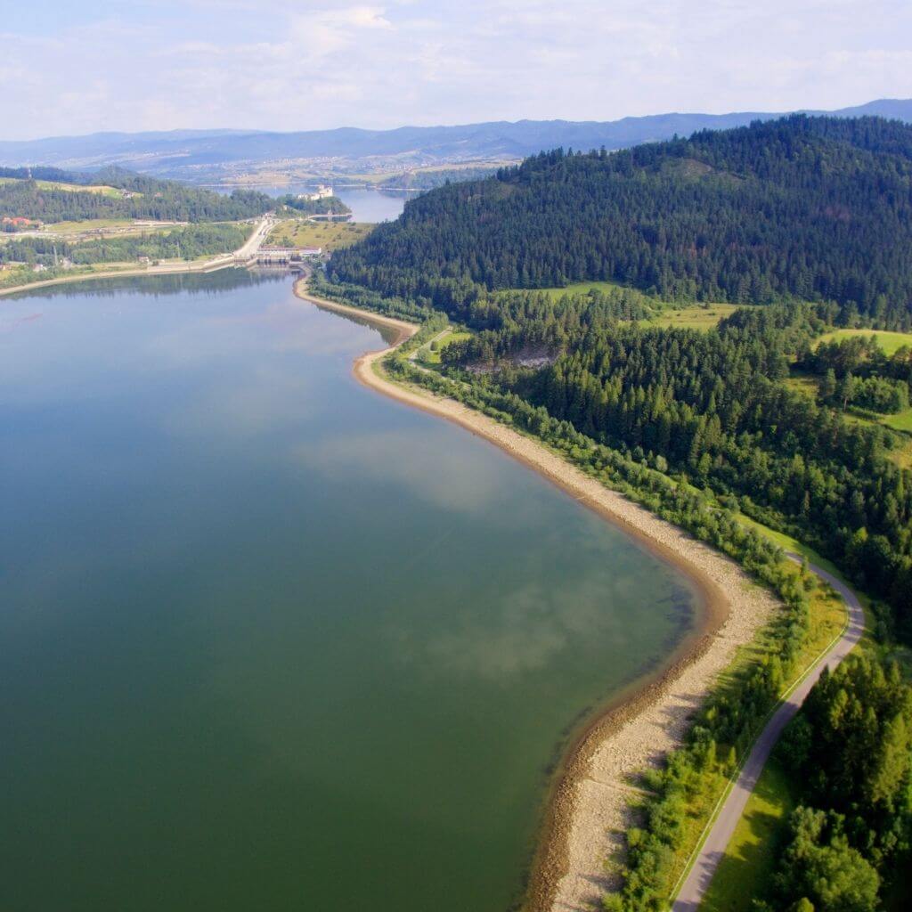 jezioro-czorsztyńskie-toparti-motorozas-lengyelorszag