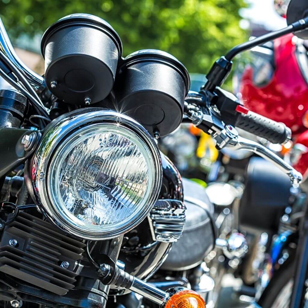 motor-fenyszoro-szembol