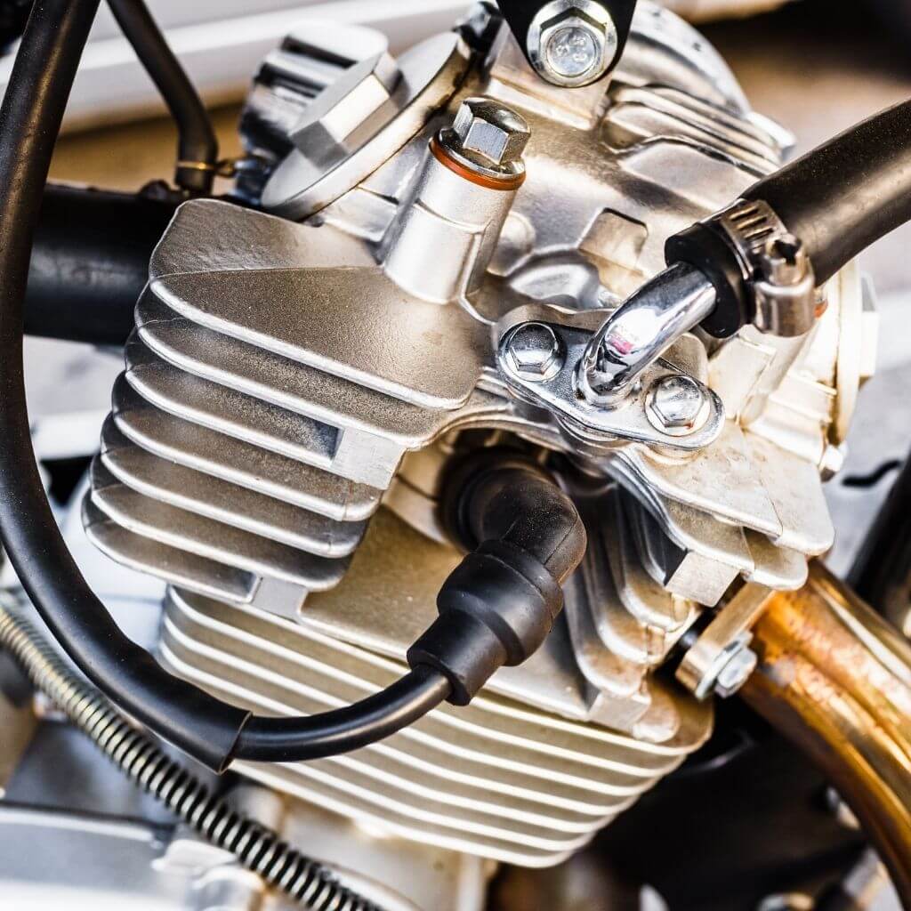 motorkerekpar-blokk-gyujtas-uzemanyagellatas