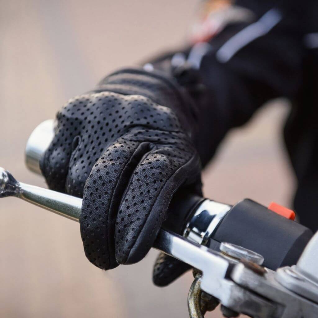 motoros-kesztyu-fek-kar-markolat-kep