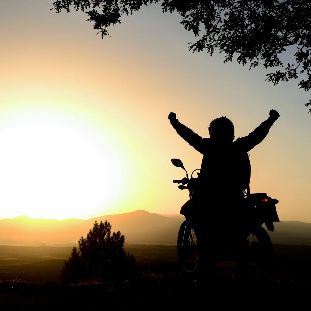 napkelte-motoros-elmenyek-ketkerek-erzes-eletmod