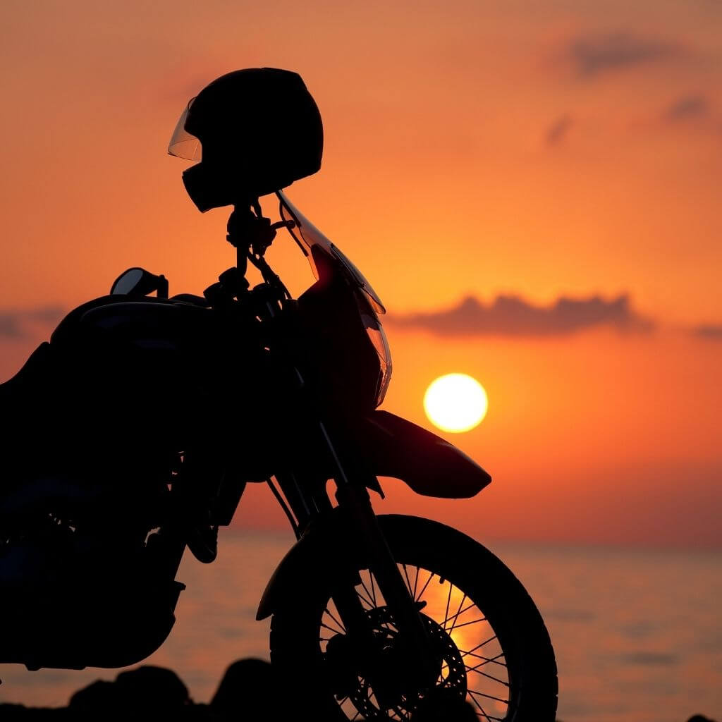 naplemente-motoros-erzes-kalandvagy-felfedezes