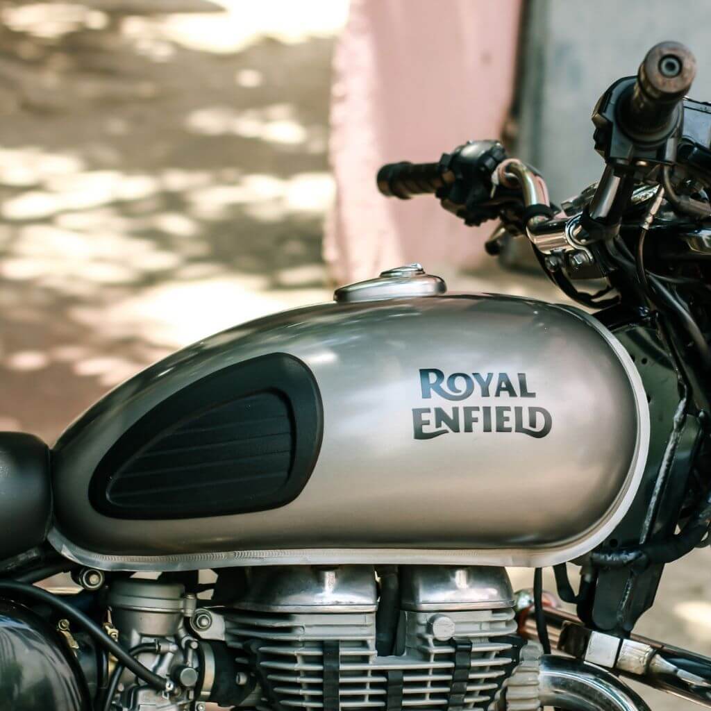 royal-enfield-szurke-motor-tank