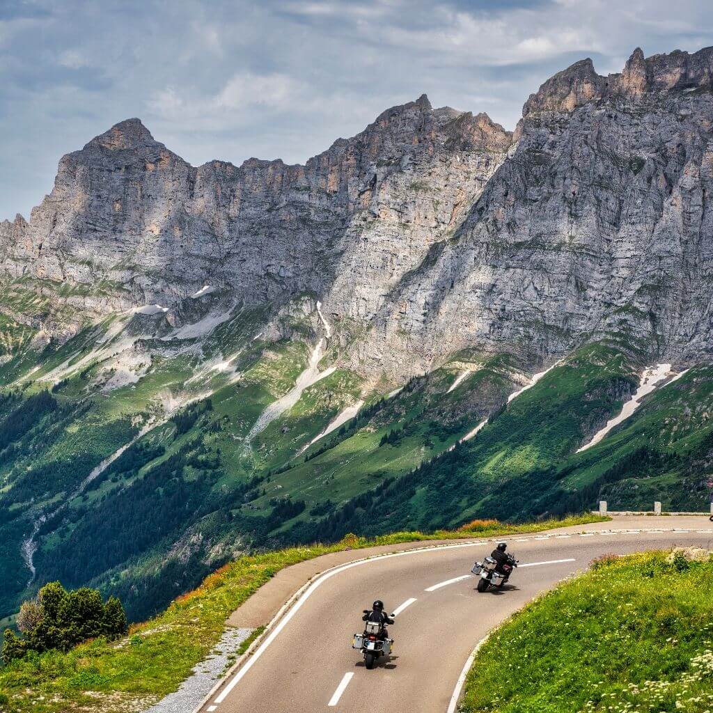 sziklafal-menti-motorozas-kanyar-elmeny-motoros-itiner